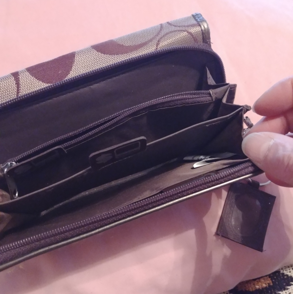 Wallet - Picture 3 of 7